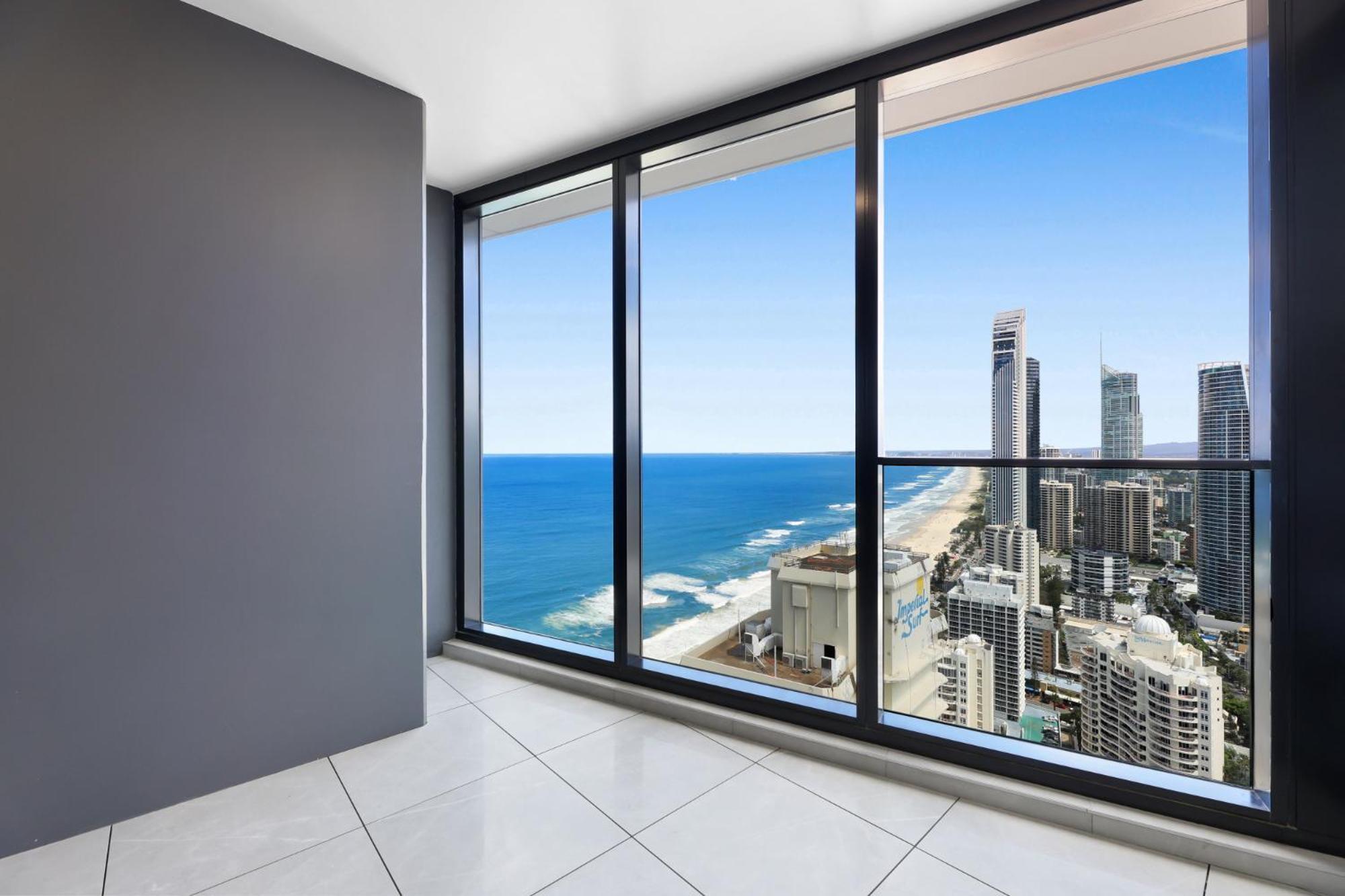 Luxe Oceanfront 1-bed High Rise With Pool & Gym Gold Coast