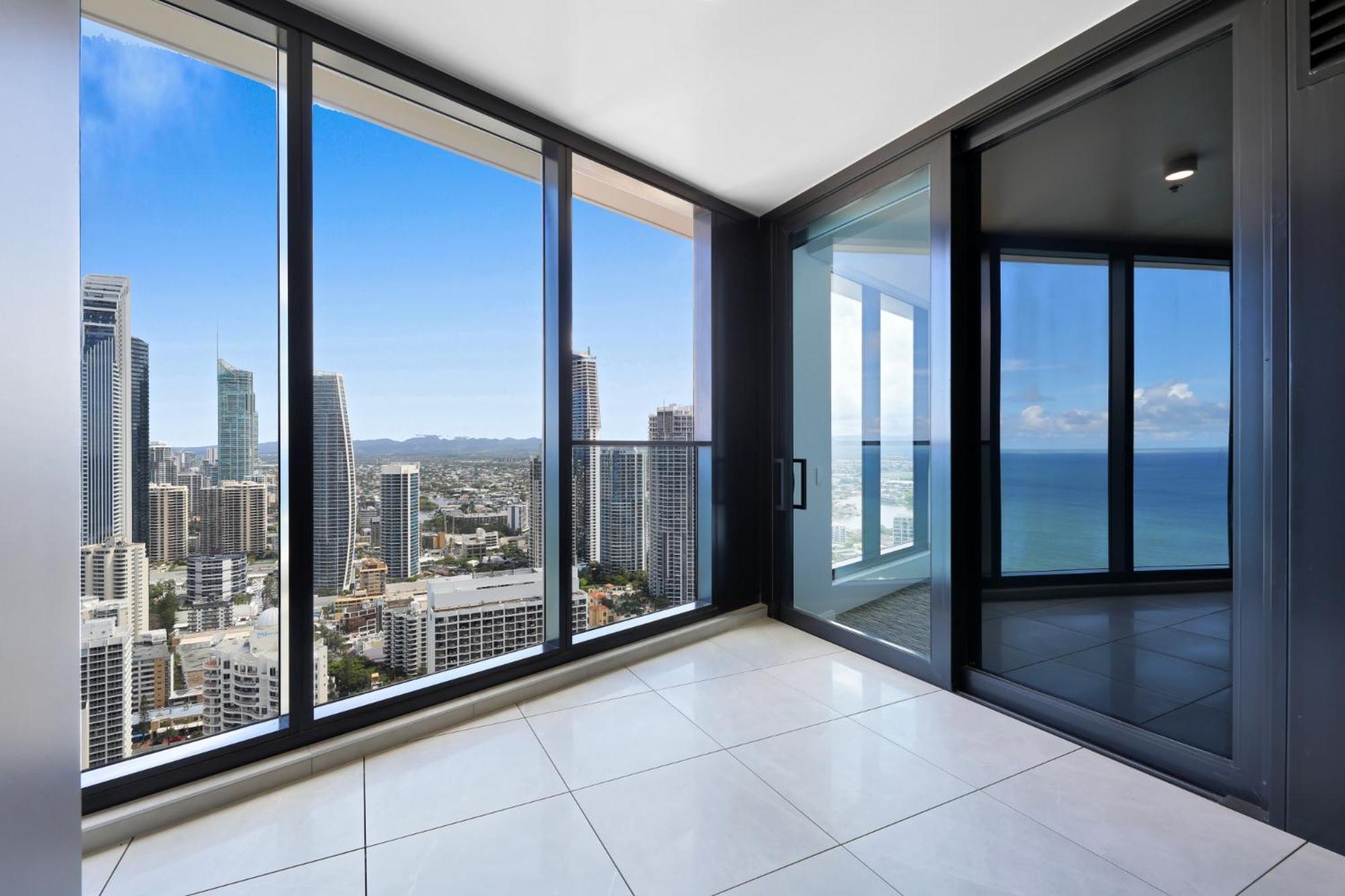 Luxe Oceanfront 1-bed High Rise With Pool & Gym Gold Coast